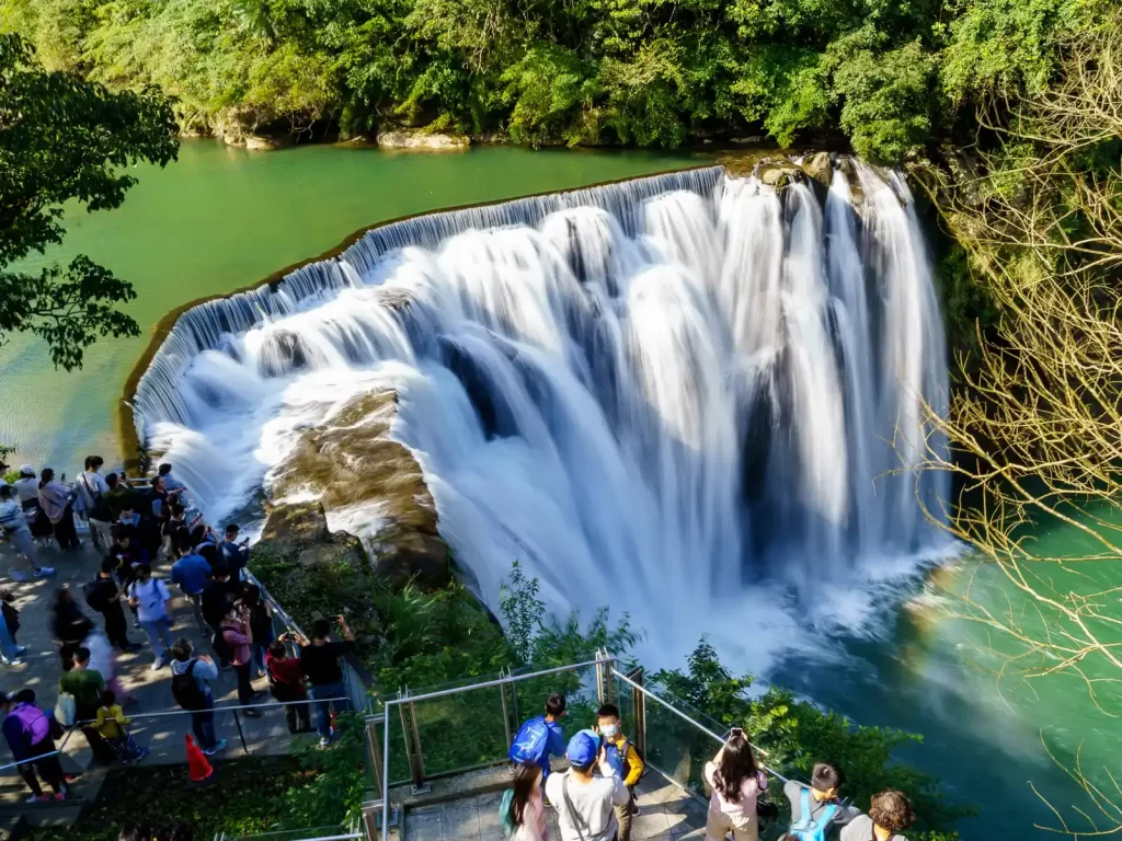 Tham quan thác nước Shifen